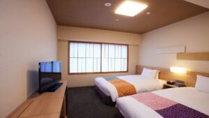 テレビ付き客室のツインベッド