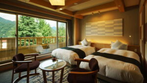 休息区和大窗旁的双床