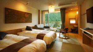 榻榻米客房中的双床