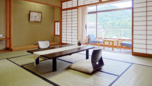 ローテーブルと座椅子のある畳の部屋