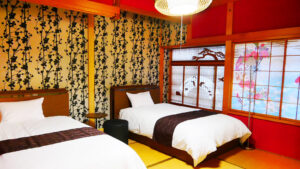 Dos camas en una habitación de estilo japonés