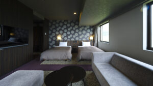 客房内的双床和沙发