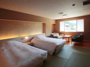 榻榻米客房中的双床