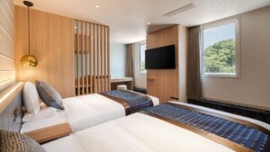 Lits jumeaux dans une chambre moderne