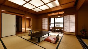 ローテーブルと座布団のある畳の部屋