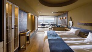 モダンな旅館客室のツインベッド