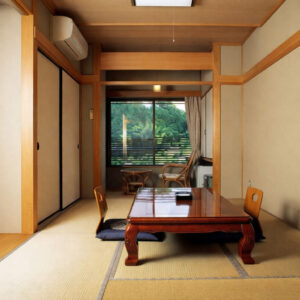Tatamizimmer mit niedrigem Tisch und Bodenkissen