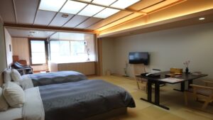 畳の客室のツインベッド