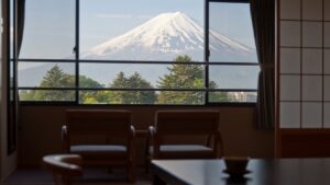 Vista del Monte Fuji dalla finestra di una camera