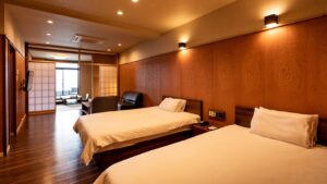 日式旅馆客房内的双床