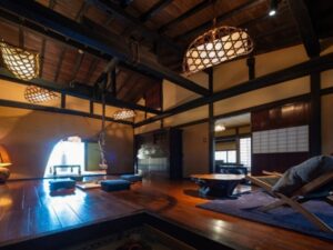 Coin salon traditionnel en tatami dans une chambre de ryokan