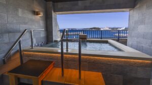 Bagno privato all’aperto con vista sull’oceano