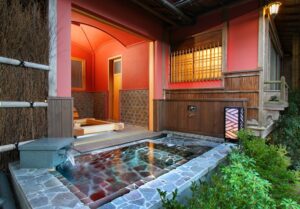 Bagno all'aperto privato accanto alla camera