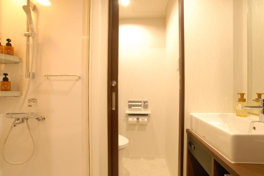 Ab Hotel Nara Bathroom Sink Shower
