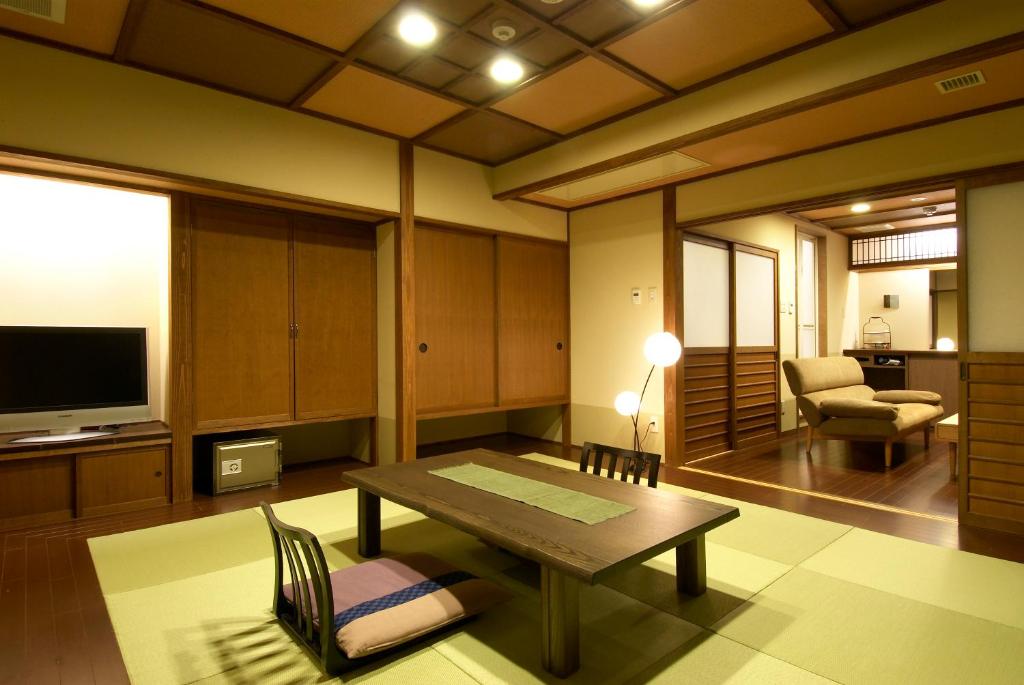Aburaya Tosen Tatami Room