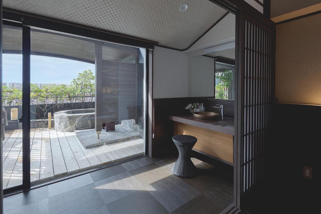 Akaneiro No Umi Arujisu Open Air Bath Room