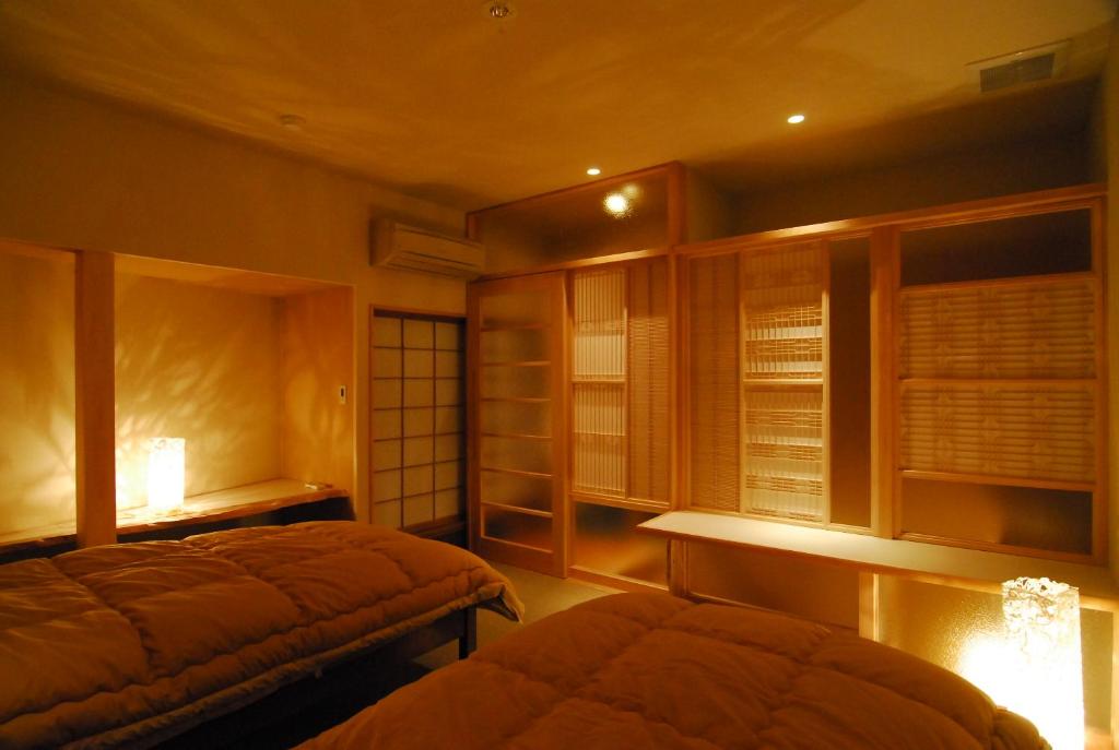 Akari Et Kaori Japanese Bedroom
