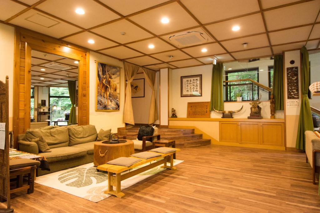 Akasawa Onsen Ryokan Lobby