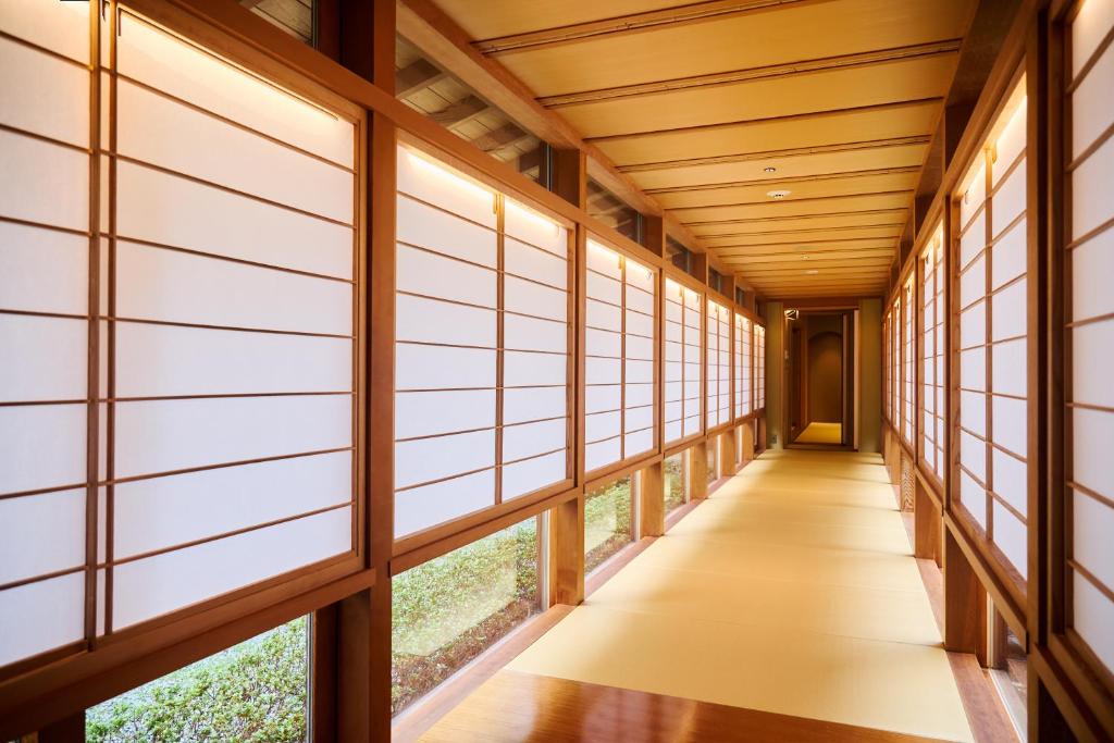 Akazawa Geihinkan Shoji Corridor