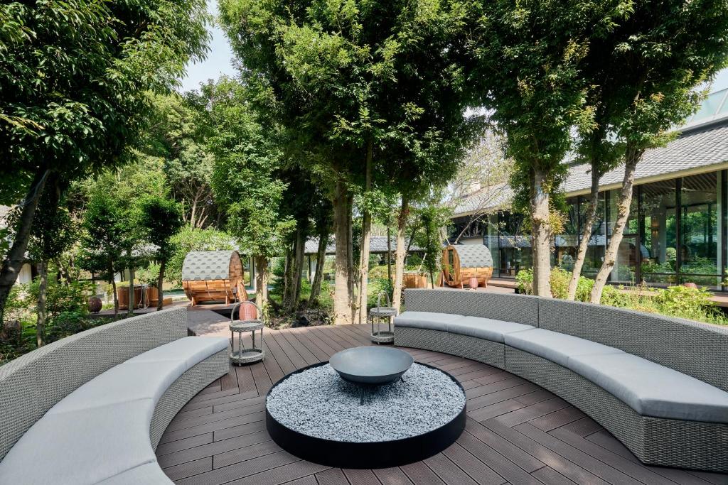 Akazawa Onsen Hotel Garden Lounge