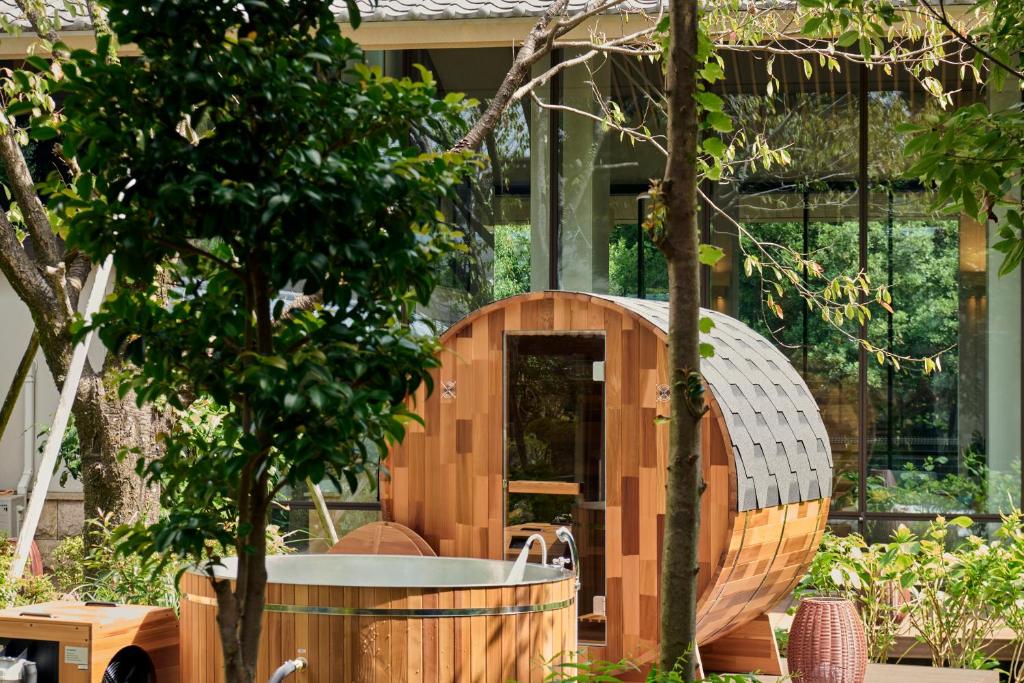 Akazawa Onsen Hotel Outdoor Wooden Bath