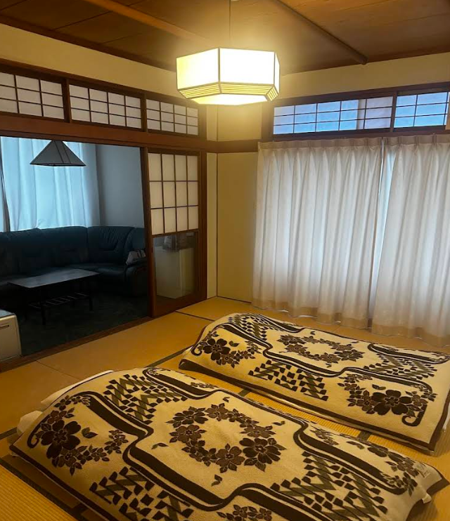 Alpine Route Hotel Futon Room