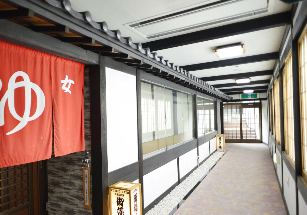 Alpine Route Hotel Onsen Corridor