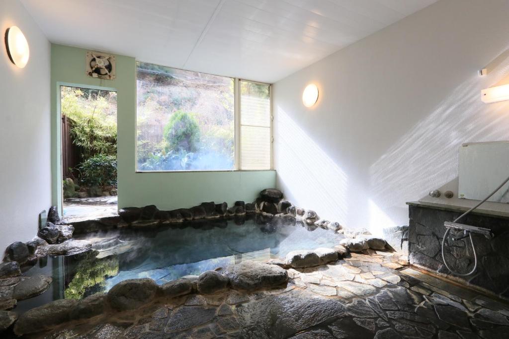 Amis Droles Ryokan Indoor Onsen