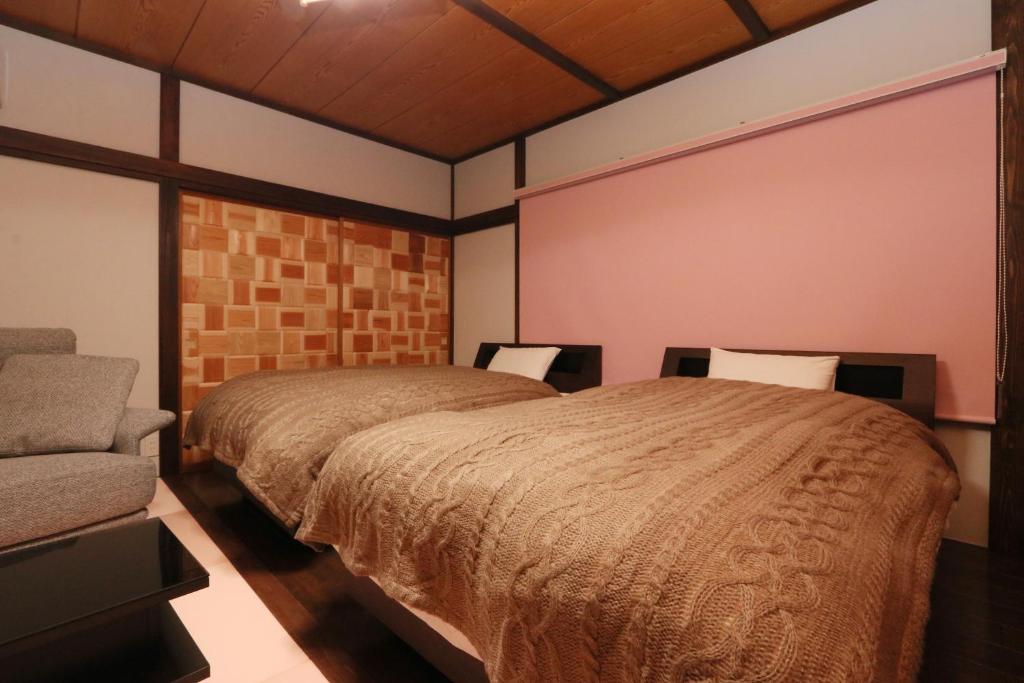 Amis Droles Twin Bedroom