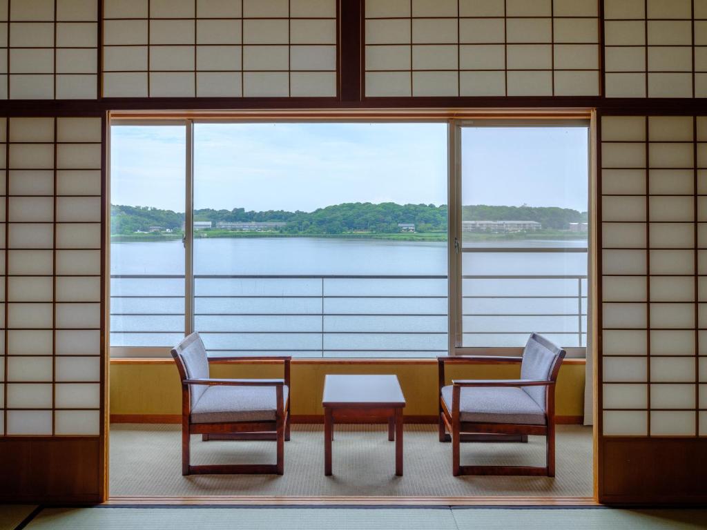 Apa Hotel Resort Kaga Katayamazu Onsen Kasuikyo Lake View Room
