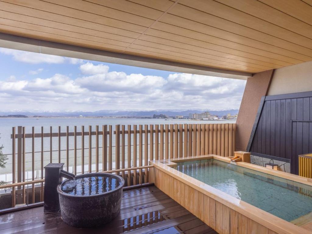 Apa Hotel Resort Kaga Katayamazu Onsen Kasuikyo Open Air Bath