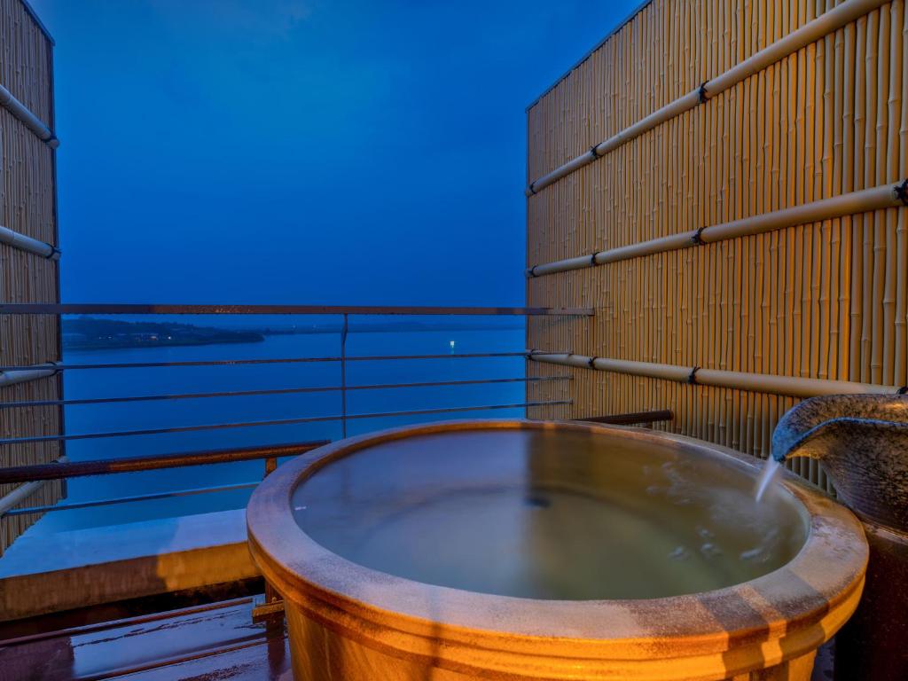 Apa Hotel Resort Kaga Katayamazu Onsen Kasuikyo Open Air Bath