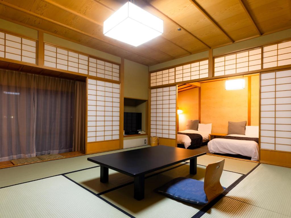 Apa Hotel Resort Kaga Katayamazu Onsen Kasuikyo Tatami Room