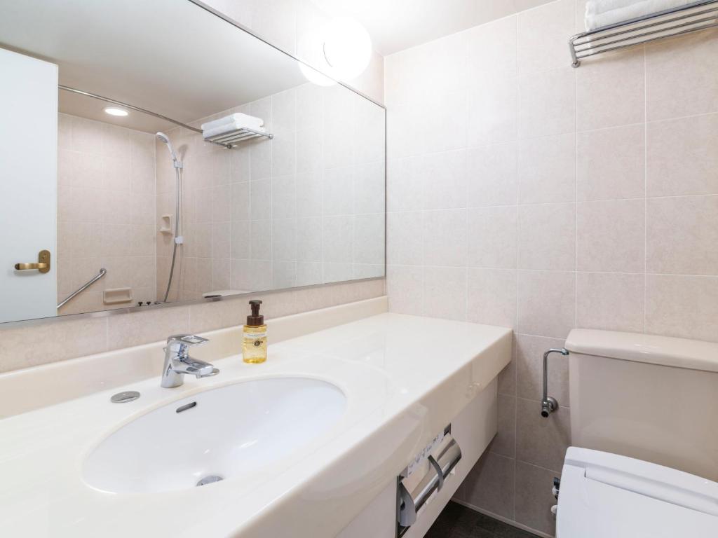 Art Hotel Kashima Central Bathroom