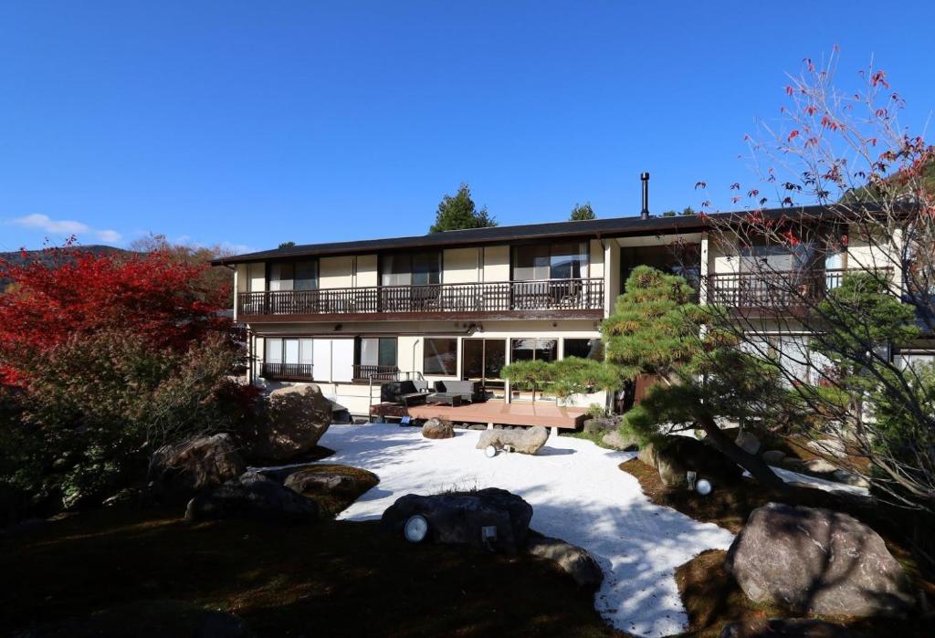 Asante Inn Ryokan Garden Exterior