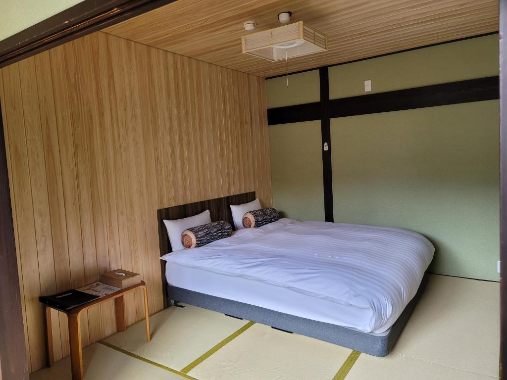 Asante Inn Tatami Bedroom