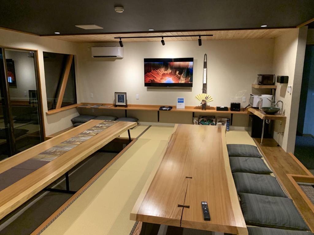 Asante Inn Tatami Dining Room
