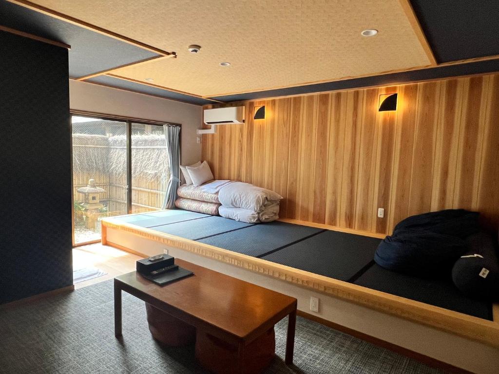 Asante Inn Tatami Room