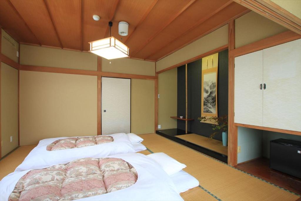 Asante Inn Tatami Room