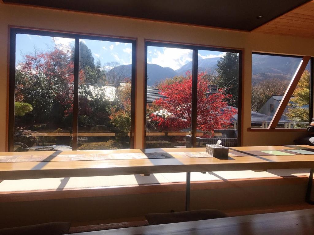 Asante Inn Window View Room