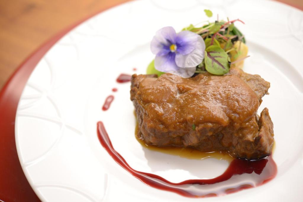 Ashikari Braised Beef Dish
