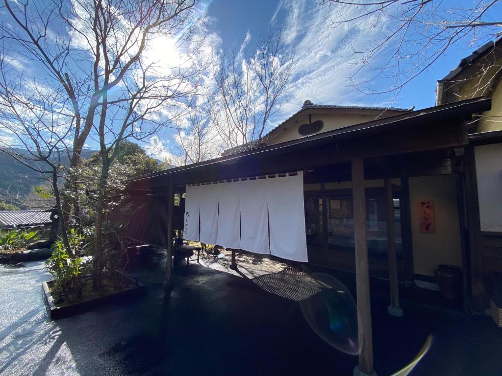 Ashikari Ryokan Entrance