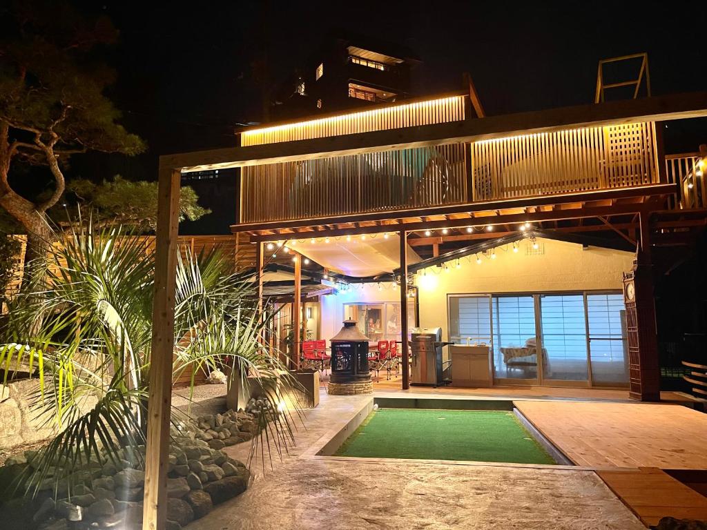 Atami Diamond Yu No 1 Night Exterior