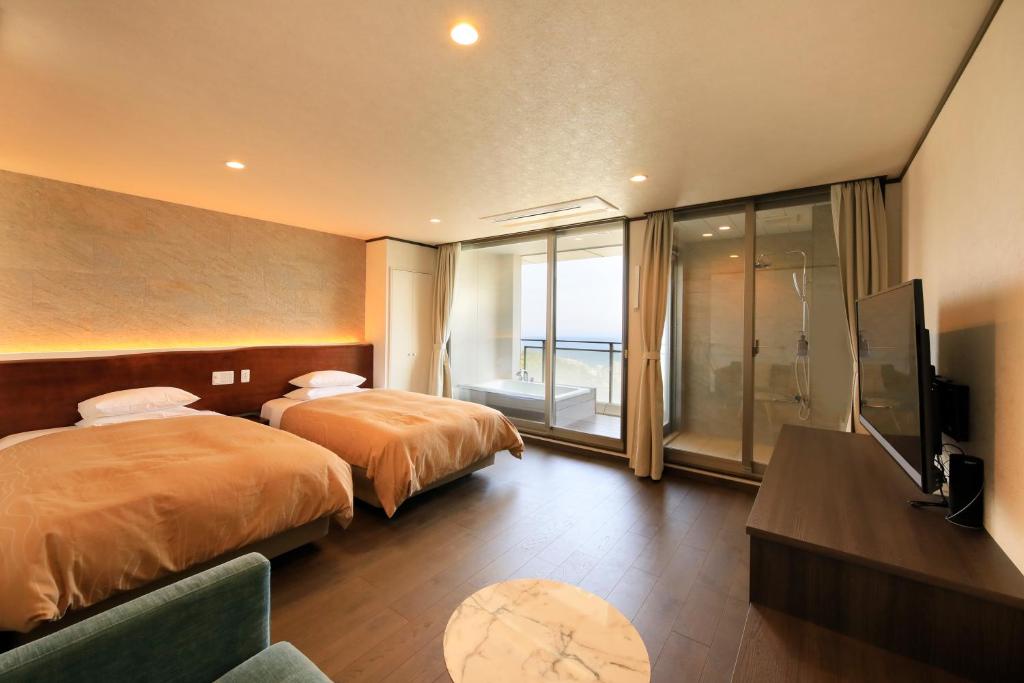 Atami Fuga Twin Room