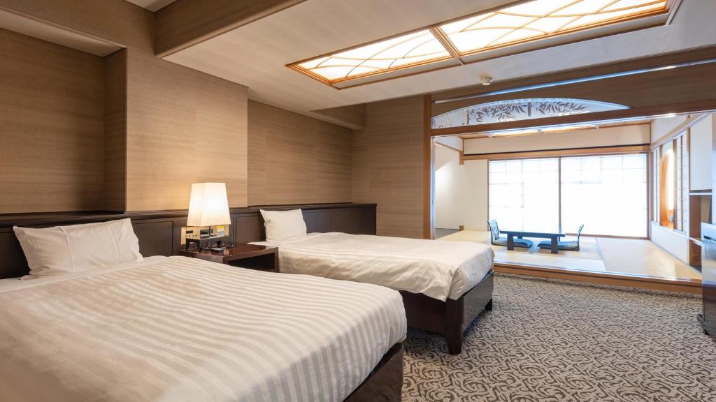 Atami Season Hotel Twin Room Tatami Area
