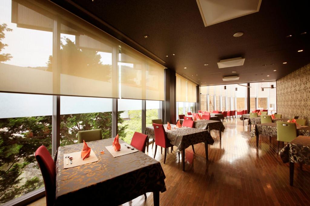 Atami Tensui Restaurant Dining Room
