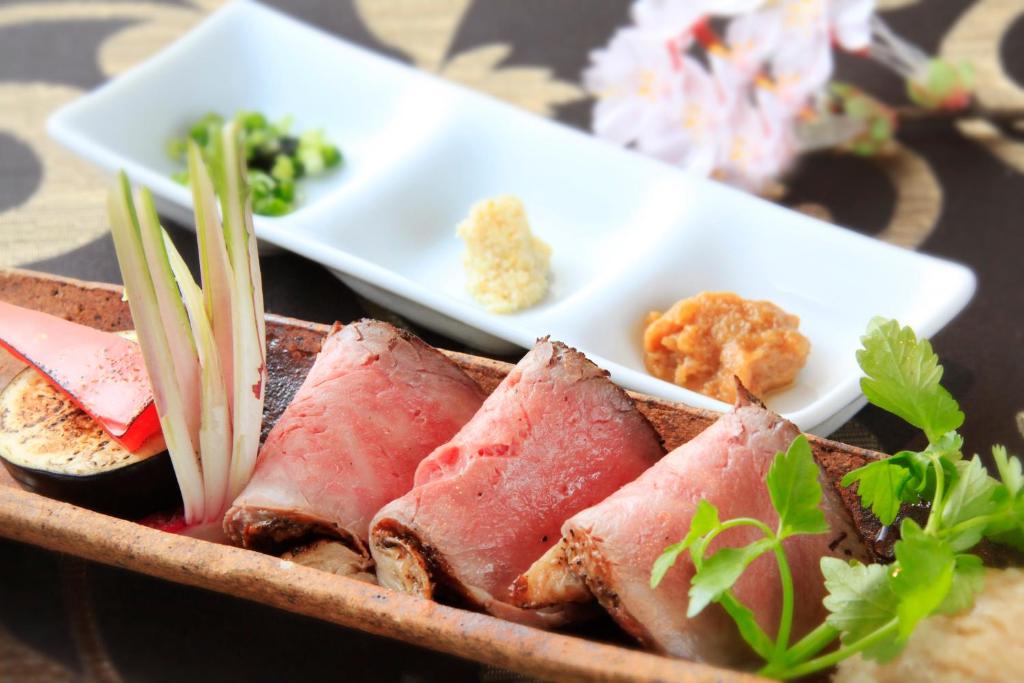 Atami Tensui Roast Beef Dish