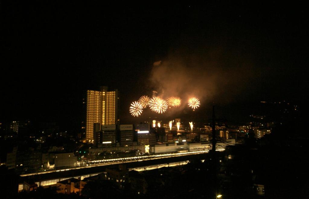 Atami Terrace Villa Sauna Onsen Night Fireworks View