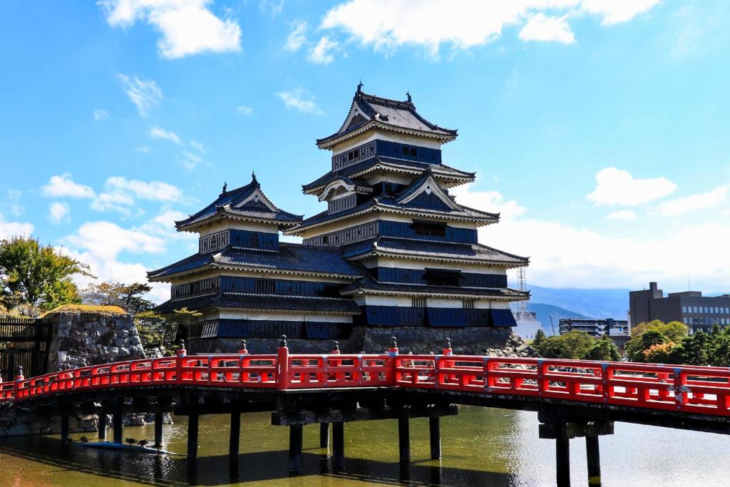 Awanoyu Matsumoto Castle