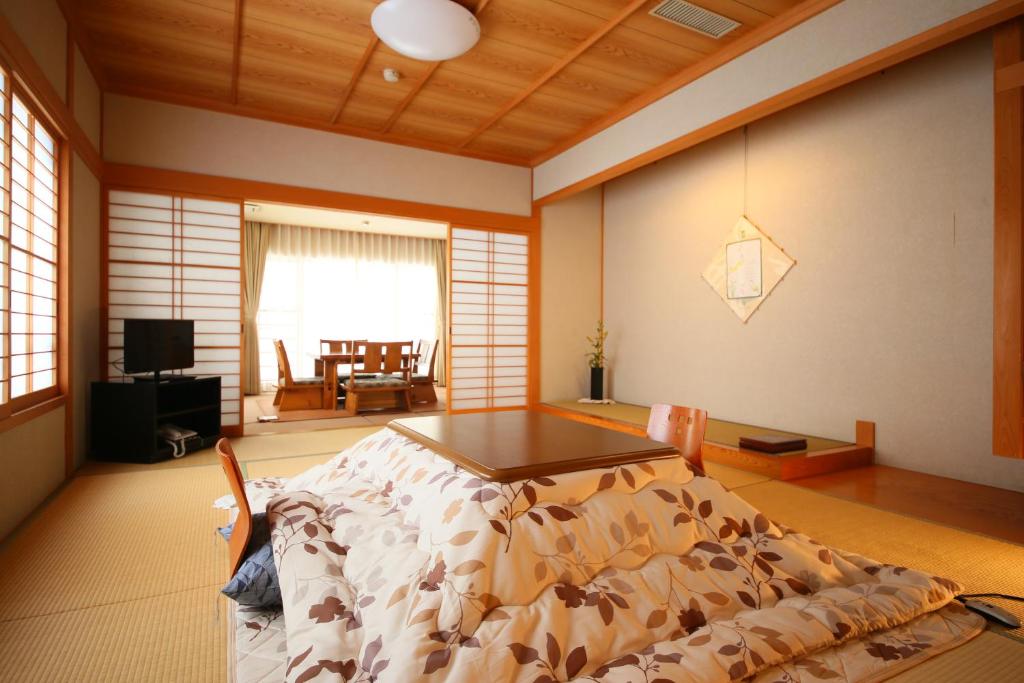 Awanoyu Ryokan Tatami Room